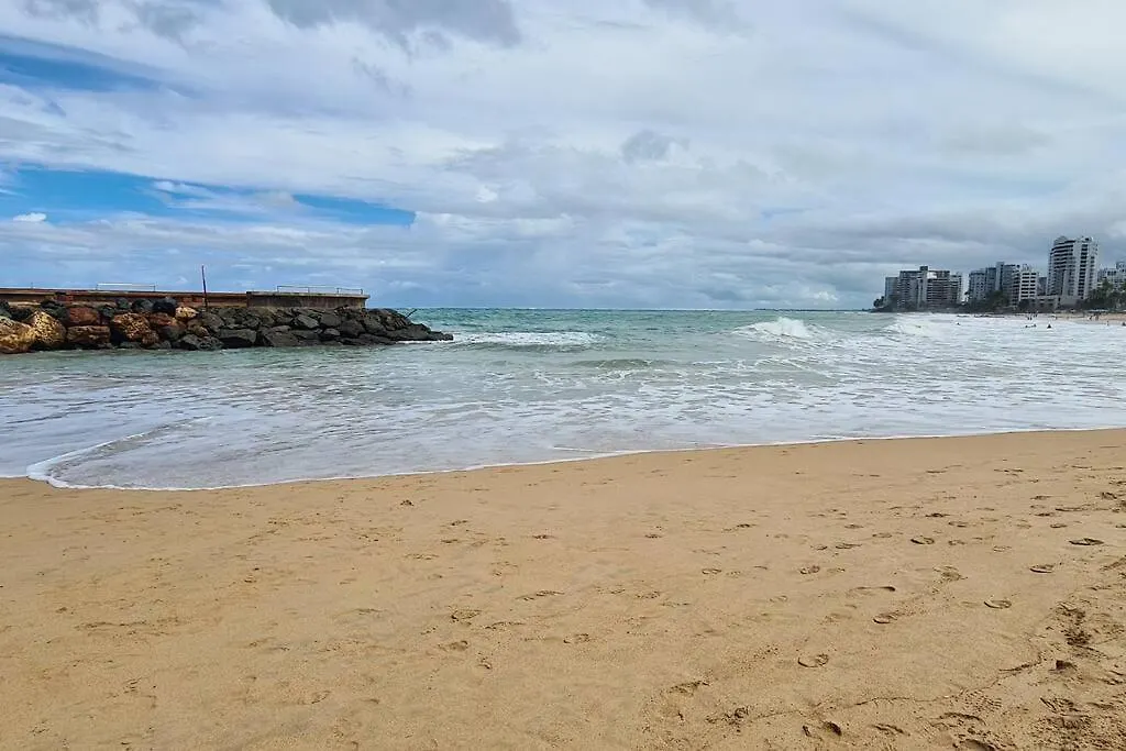 Apartamento Lagoon-Front Escape Steps Away From The Beach! San Juan